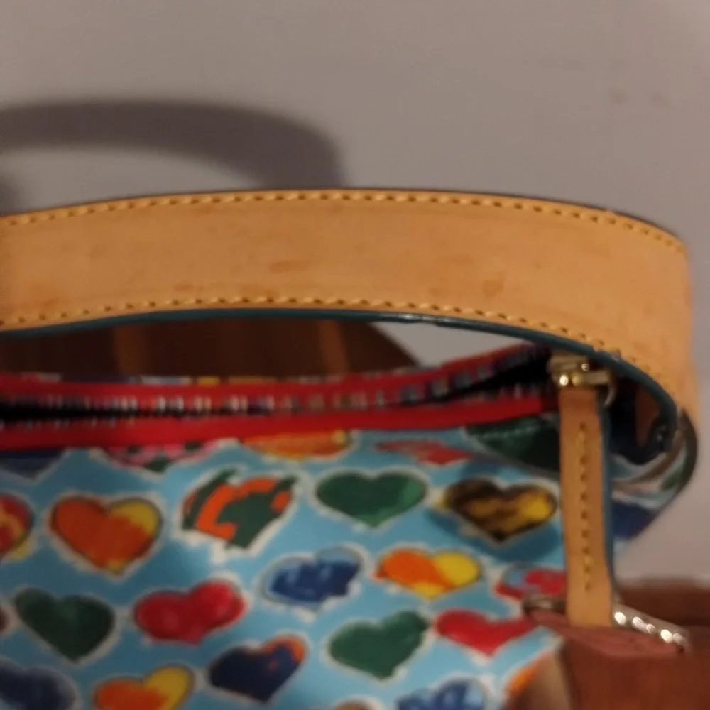 Dooney & Bourke Heart Hobo Vintage Coated Canvas Multi Color Bag And Zipper GUC - Picture 7 of 16